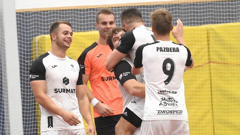 Dva hattricky sestřelily Nejzbach. Olomouc slaví první výhru