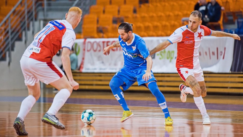 Helas se udržel v bodovém kontaktu se Slavií