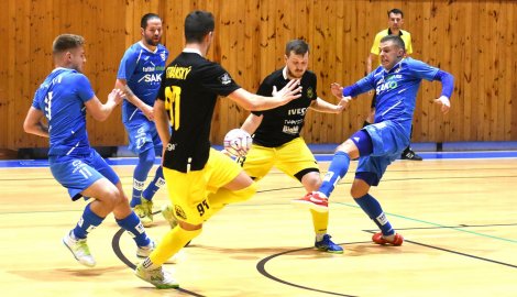 Nejzbachu se nepodařilo bodovat ani podeváté