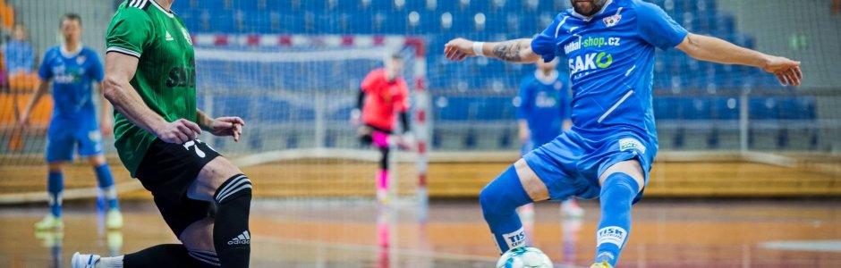 Helas splnil úlohu favorita a doma porazil Démony