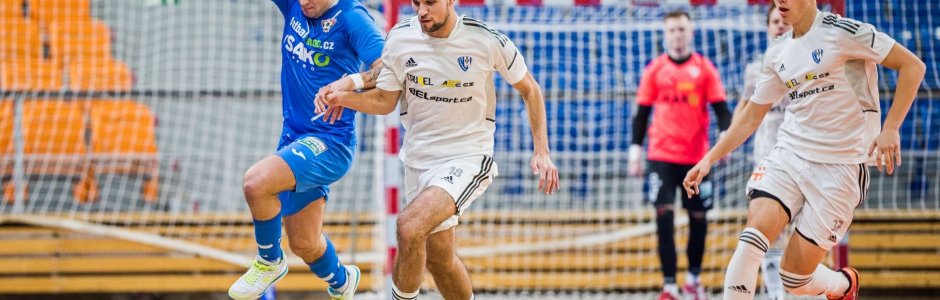 Remízu Mělníku na palubovce Helasu vystřelil Novotný