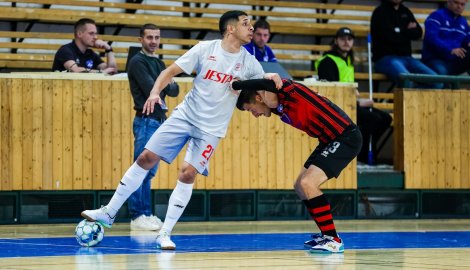 SOUHRN KOLA: Sparta zamíchala kartami remízou s Chrudimí