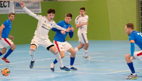 SOUHRN KOLA: Rapid zachrání jen zázrak, Sparta odrazila útok Slavie