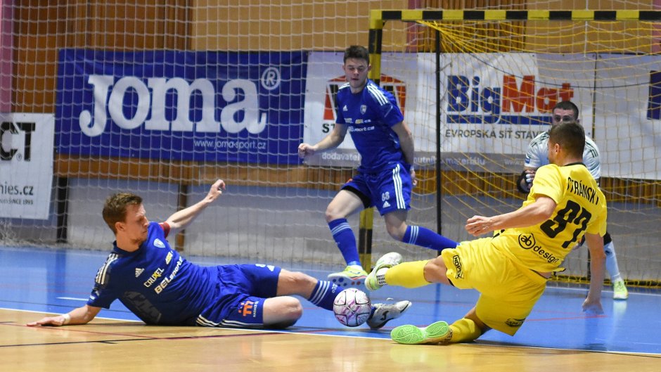 Mělník poslal v divoké poslední minutě Vysoké Mýto do druhé ligy