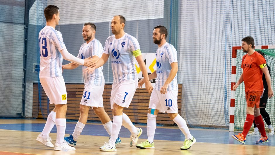 SOUHRN KOLA: Plzeň vyhrála základní část, Slavia přeskočila Spartu