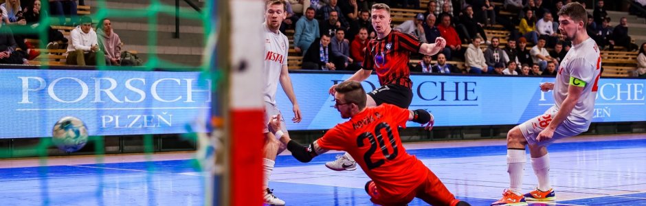 Plzeň čepovala dvanáctku a je prvním semifinalistou