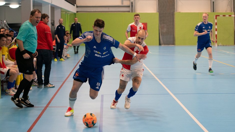 Prodloužení rozhodl slávista Ševčík a sešívaní mají mečbol