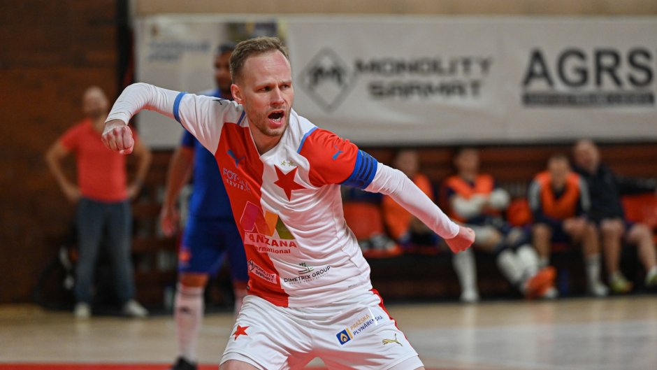 Homola zkompletoval hattrick dvěma góly v oslabení