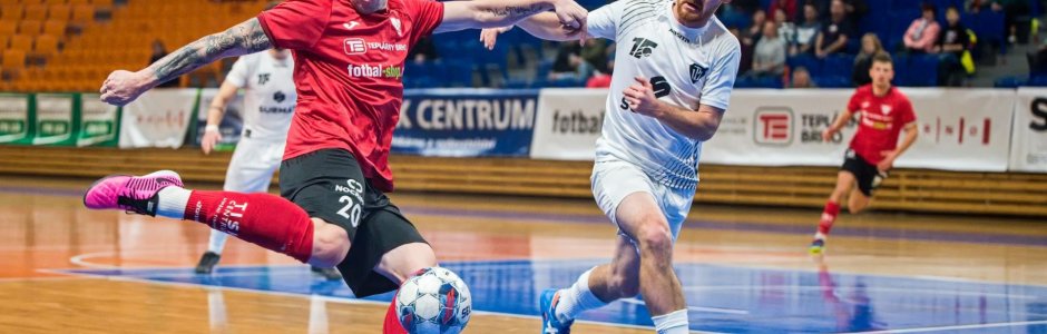 Helas navázal na předvánoční výhru a je zpět na koni