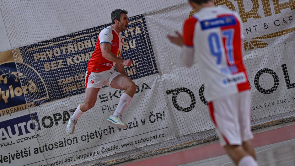 V Edenu rozhodl Havrda v poslední minutě o těsné výhře Slavie