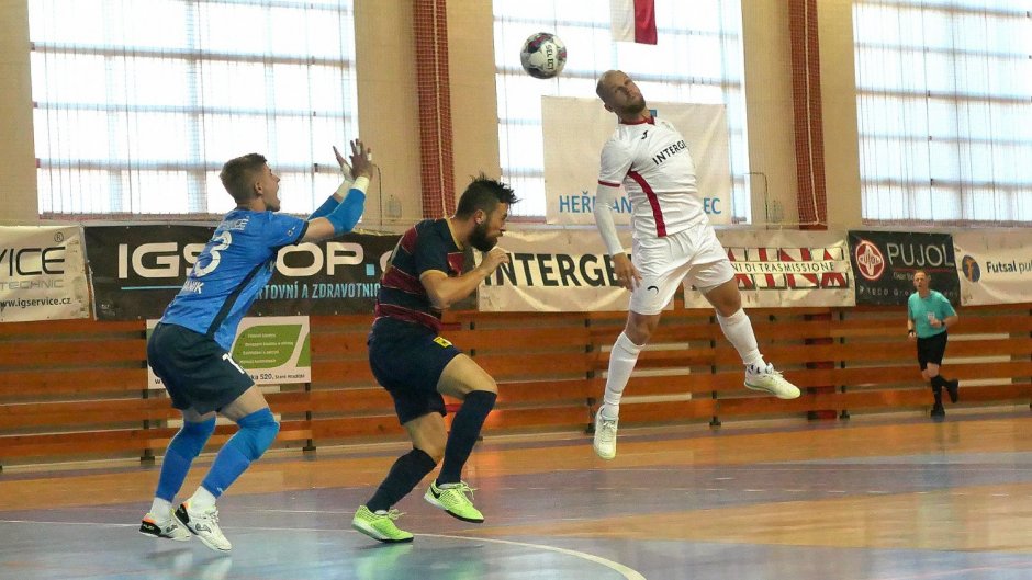 Chrudim padla doma i podruhé, Plzeň si veze mečbol