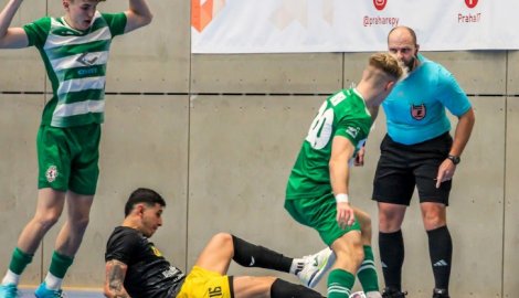 Jákl vystřelil Klokanům sedm vteřin před koncem remízu proti Rapidu