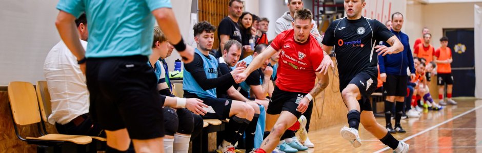 O výhře Helasu nad Chomutovem rozhodl z penalty Zaťovič