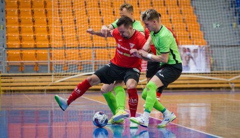 Z kabiny: Helas chce sérii vrátit důstojnost